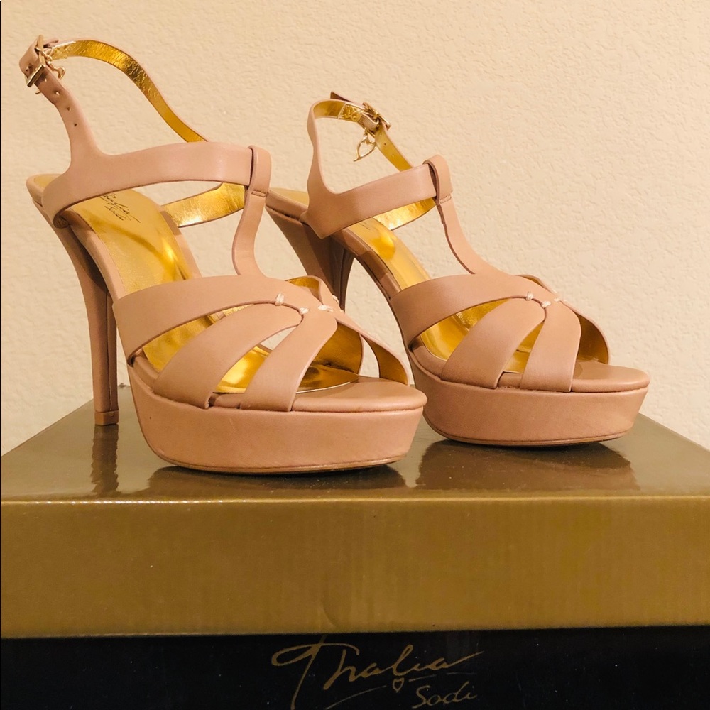 Thalia Sodi Raquellnude Sandals